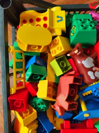 Lote 6 kg de bloques de construcción y animales