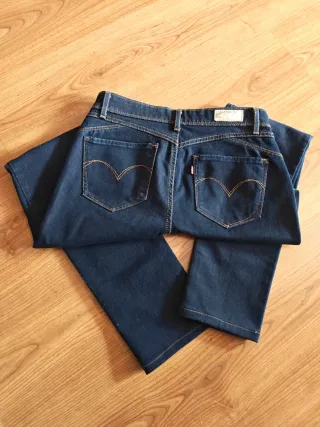 Pantalón Levi's chica azul oscuro talla 27 skinny