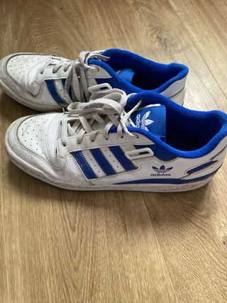 Zapatillas Adidas Forum Mid Blancas y Azules