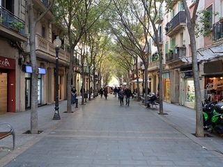 Garaje en alquiler en El Camp de l'Arpa del Clot en Barcelona