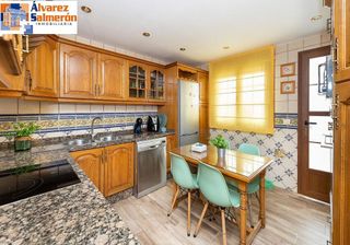 Casa adosada en venta en Otura