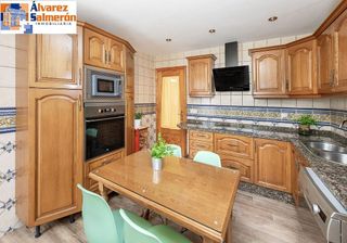 Casa adosada en venta en Otura