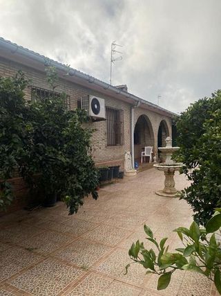 Chalet en venta en La Motilla en Dos Hermanas