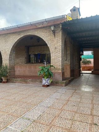 Chalet en venta en La Motilla en Dos Hermanas