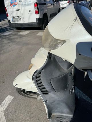 Suzuki Sixteen 125 Scooter Blanca