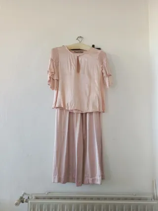 Conjunto Blusa y Falda Rosa