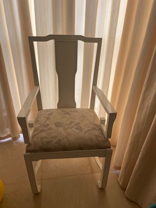 Mesa de comedor con 6 sillas y 2 sillones