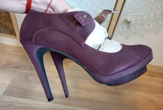 Zapatos tacón Mariamare morados talla 41