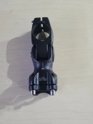 Attacco manubrio MTB regolabile