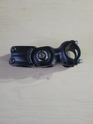 Attacco manubrio MTB regolabile