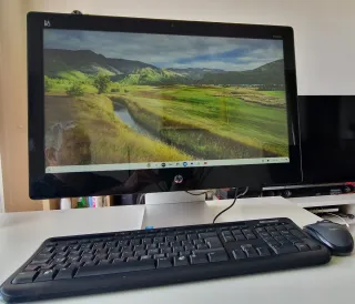 HP Pavilion 23 All-in-One Intel i3