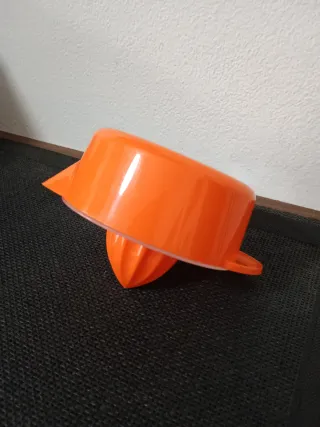 Spremi agrumi arancione in plastica