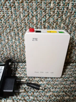 Router ONT GPON ZTE ZXHN F601 Fibra Óptica GPON