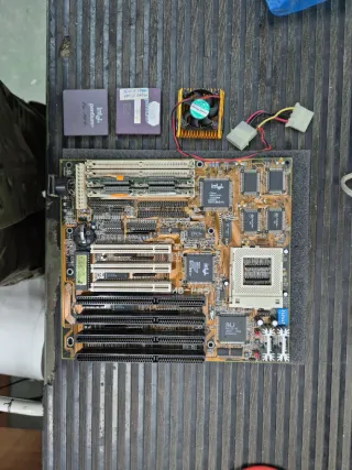 Intel Pentium 1992 93'+ Placa Base  AB-PR5 Reliqui