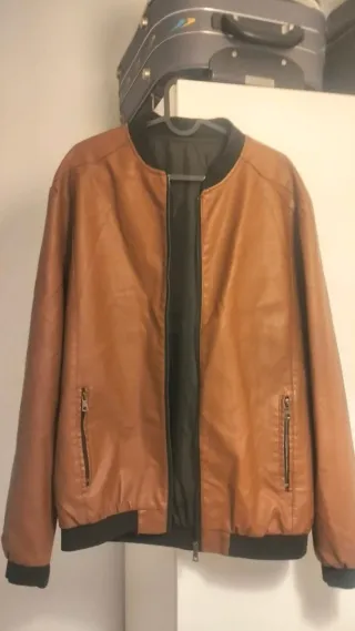 Chaqueta bomber marrón hombre.