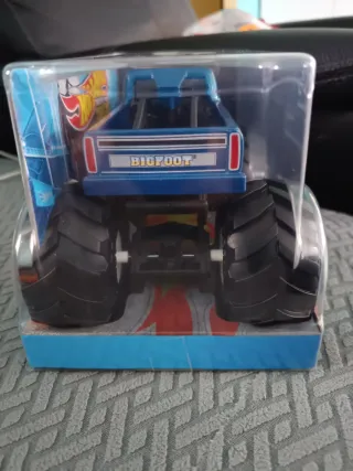 Hot Wheels Bigfoot Monster Truck Nuevo