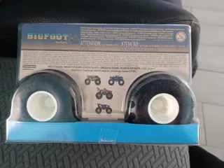 Hot Wheels Bigfoot Monster Truck Nuevo