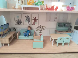 Casita de muñecas con accesorios