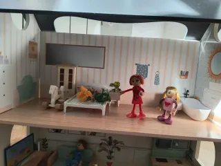 Casita de muñecas con accesorios