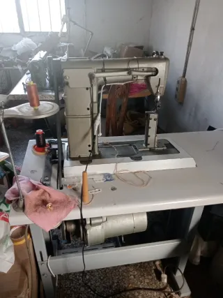 Máquina de coser industrial
