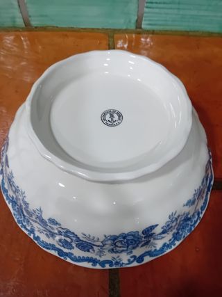 Fuente La Cartuja Azul y Blanca