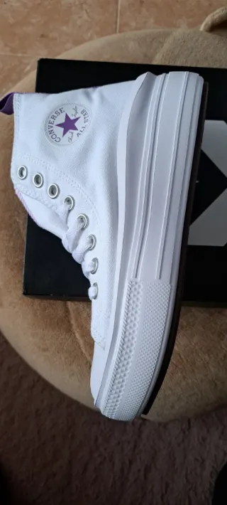 Zapatillas Converse All Star Blancas y Moradas