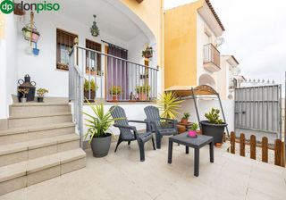 Casa adosada en venta en Otura