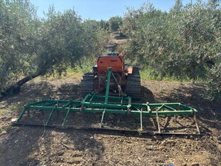 Tractor orugas naranja