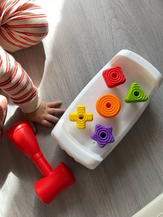 Martillo y formas Fisher Price para bebé