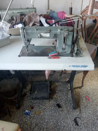 Máquina de coser industrial Refrey