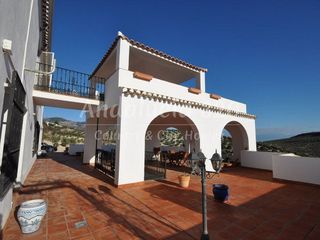 Chalet en venta en Montefrío