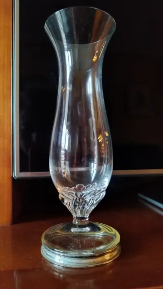 Florero de cristal con pie de plata de ley