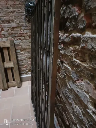 Reja metálica extensible con medidas