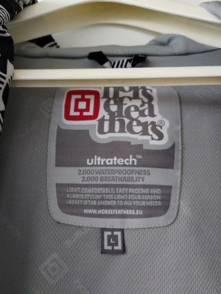 Giacca leggera con cappuccio