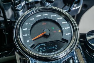 HARLEY DAVIDSON Sport glide ASIENTO PASAJERO * IMPECABLE * REESTRENO *