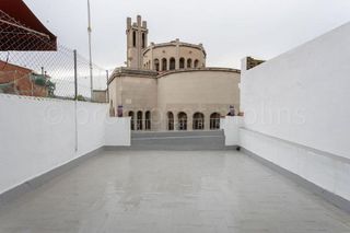 Chalet en venta en Molins de Rei