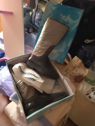 Botas de agua Mustang beige y negras