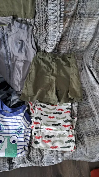 Lotto misto abbigliamento bimbo 6-8 anni