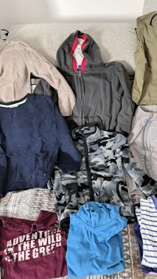 Lotto misto abbigliamento bimbo 6-8 anni