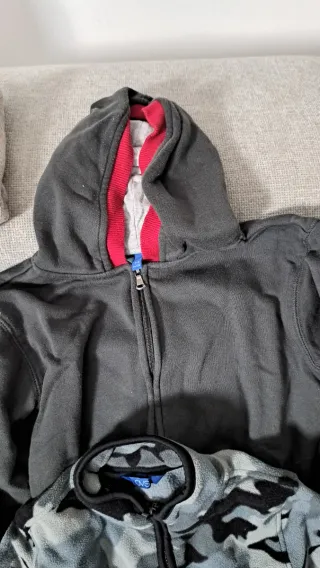 Lotto misto abbigliamento bimbo 6-8 anni