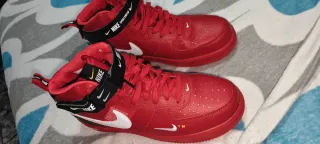 Zapatillas Nike Marrones y Blancas