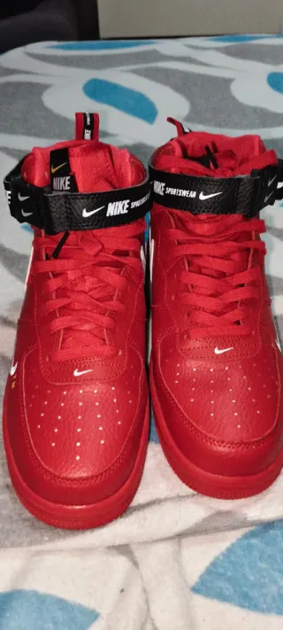 Zapatillas Nike Marrones y Blancas