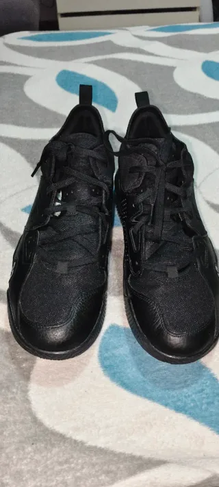 Zapatillas Nike Marrones y Blancas