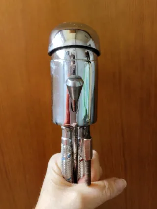 Lavabo de baño blanco de cerámica