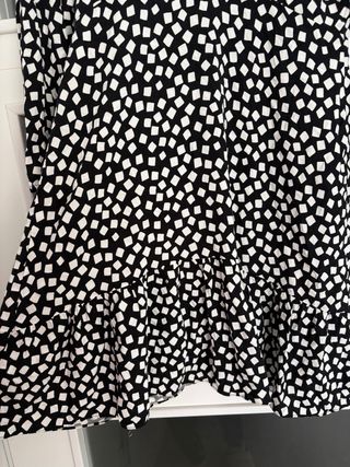 Vestido informal estampado blanco y negro