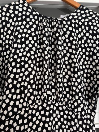 Vestido informal estampado blanco y negro