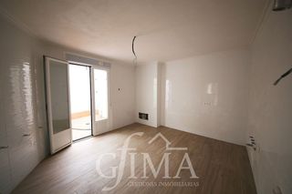 Casa adosada en venta en Tomelloso