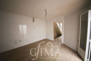 Casa adosada en venta en Tomelloso