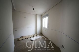 Casa adosada en venta en Tomelloso