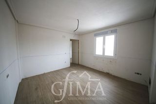 Casa adosada en venta en Tomelloso